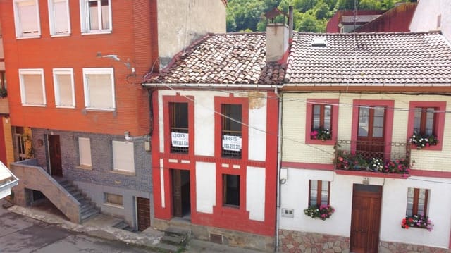 5 slaapkamer Huis te koop in Aller met garage - € 77.600 (Ref: 10041282)