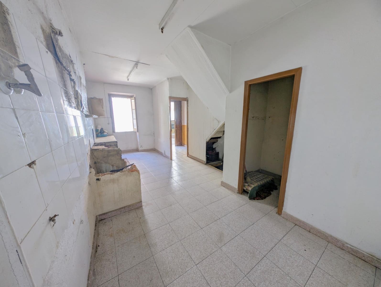 5 slaapkamer Huis te koop in Aller met garage - € 77.600 (Ref: 10041282)