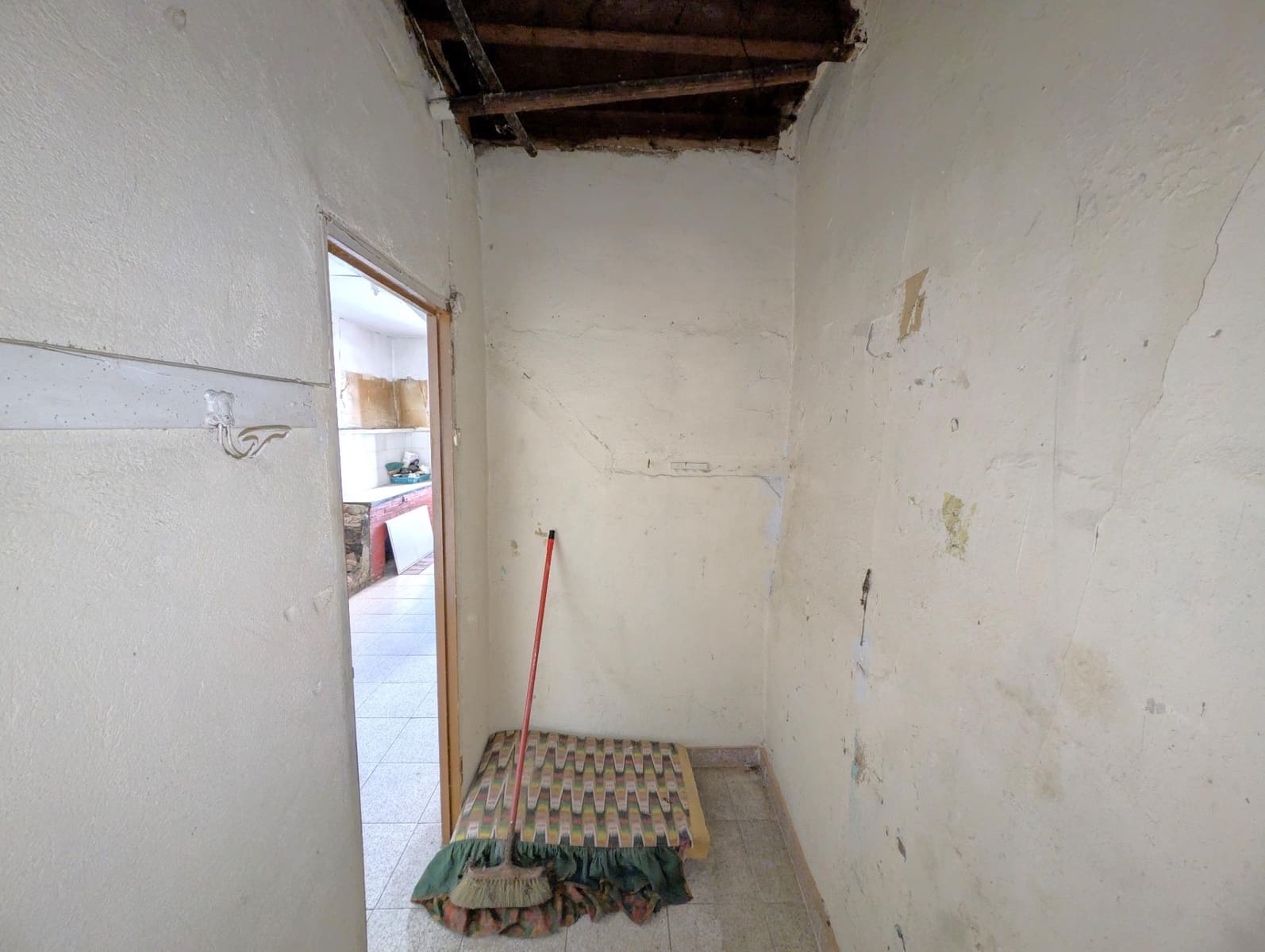 5 slaapkamer Huis te koop in Aller met garage - € 77.600 (Ref: 10041282)