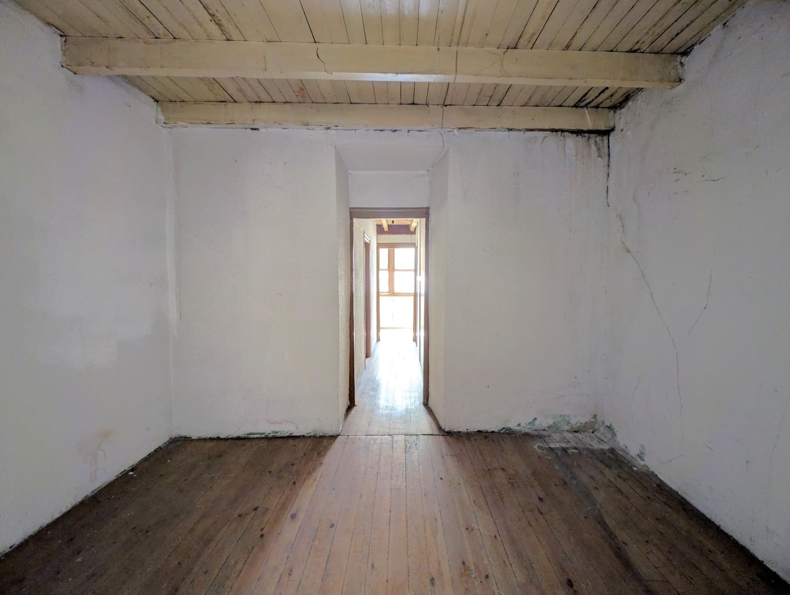 5 slaapkamer Huis te koop in Aller met garage - € 77.600 (Ref: 10041282)