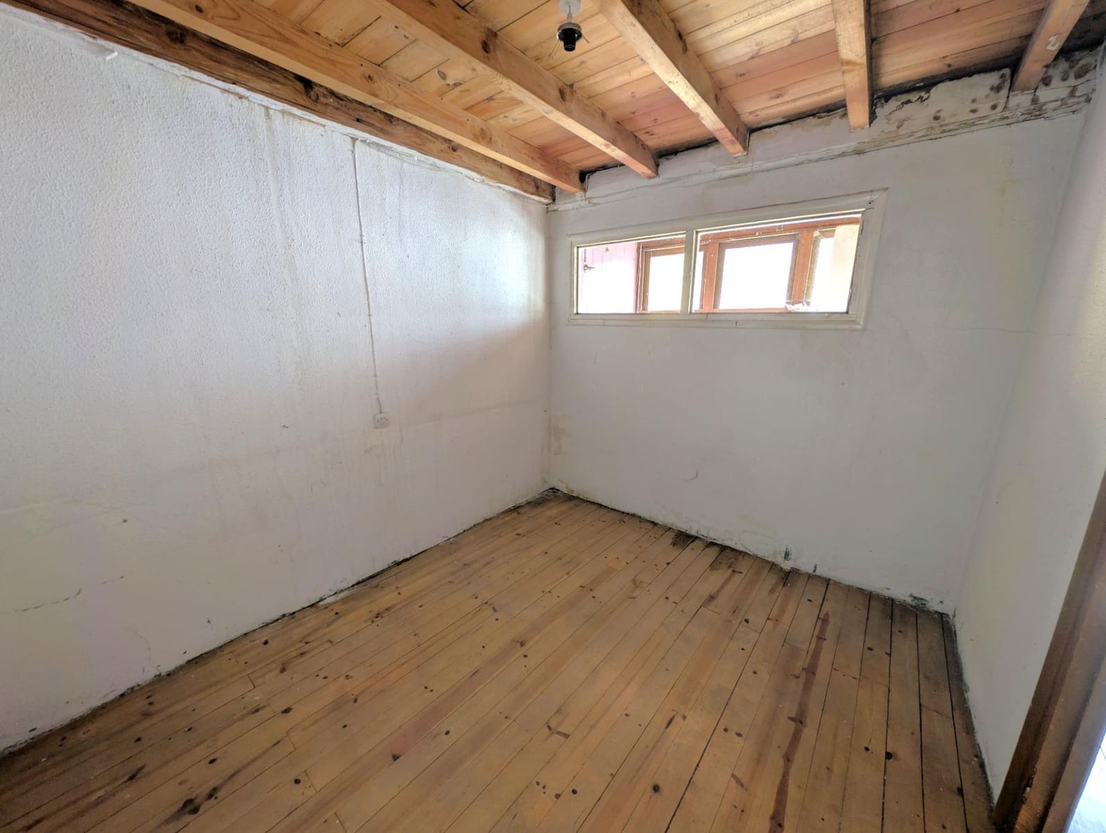 5 slaapkamer Huis te koop in Aller met garage - € 77.600 (Ref: 10041282)