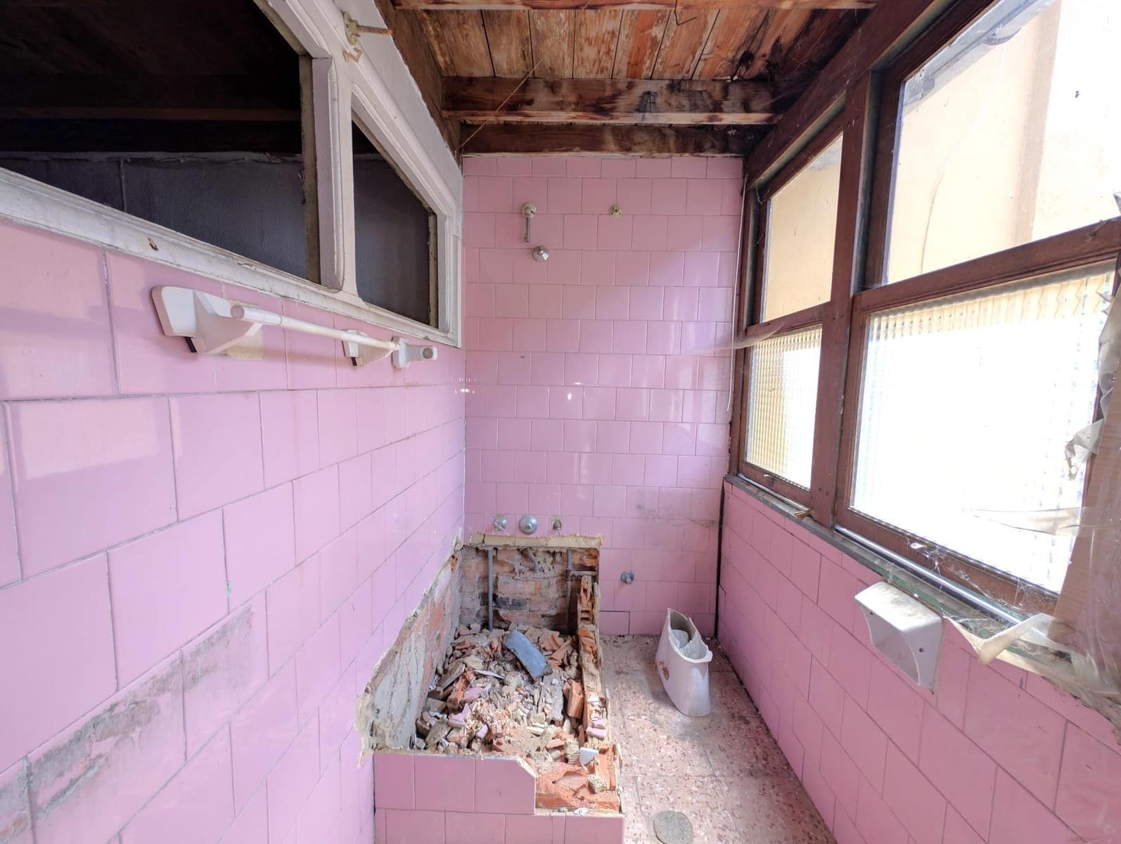 5 slaapkamer Huis te koop in Aller met garage - € 77.600 (Ref: 10041282)