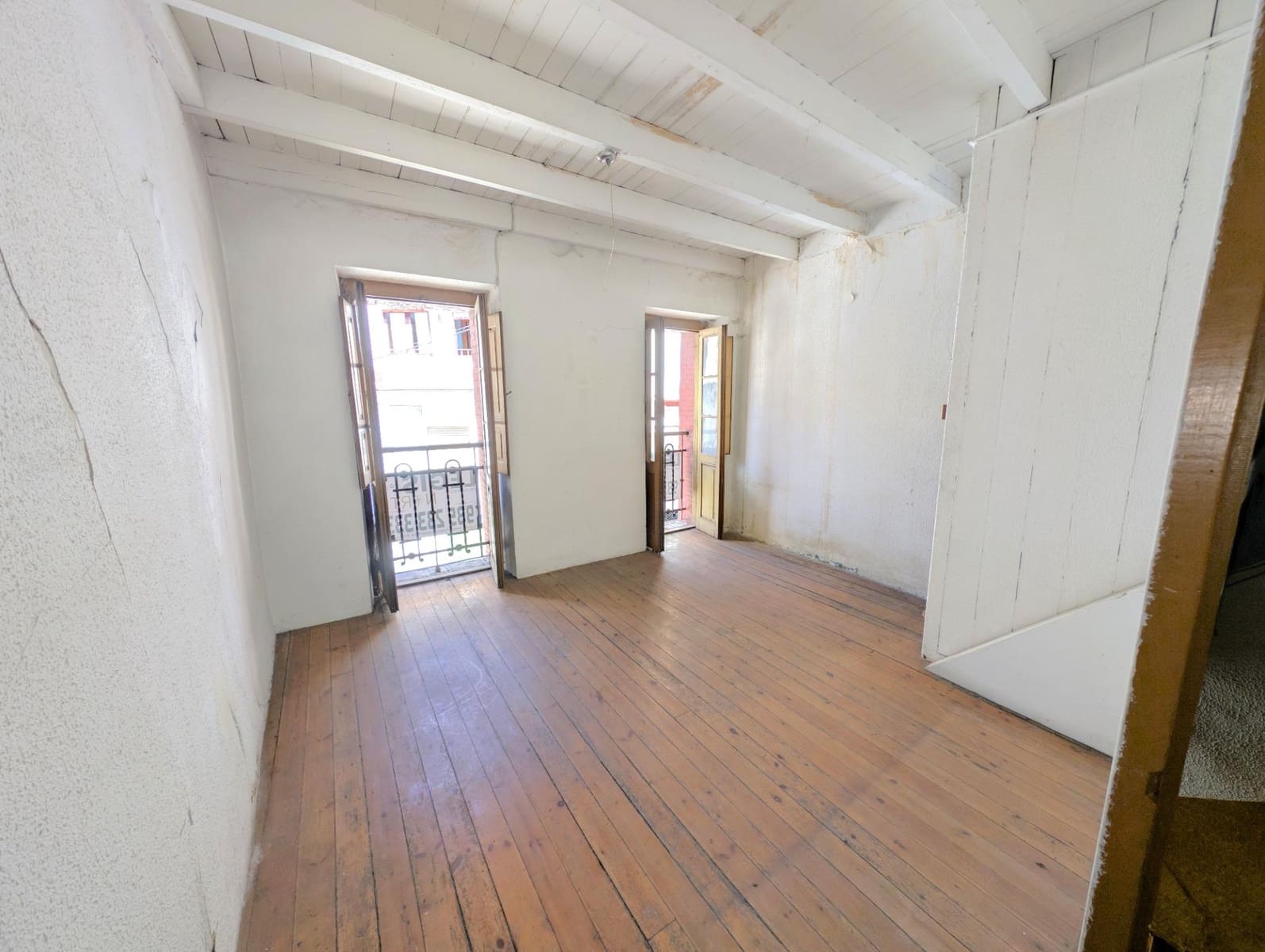 5 slaapkamer Huis te koop in Aller met garage - € 77.600 (Ref: 10041282)