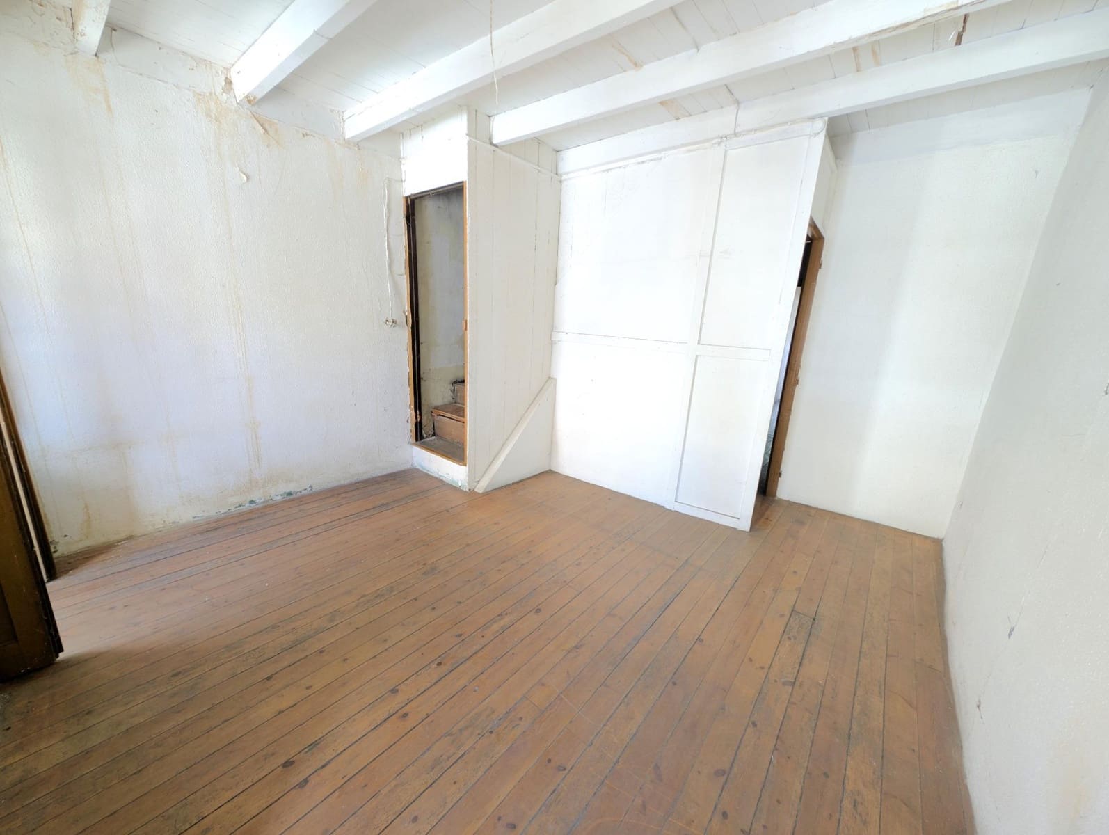 5 slaapkamer Huis te koop in Aller met garage - € 77.600 (Ref: 10041282)