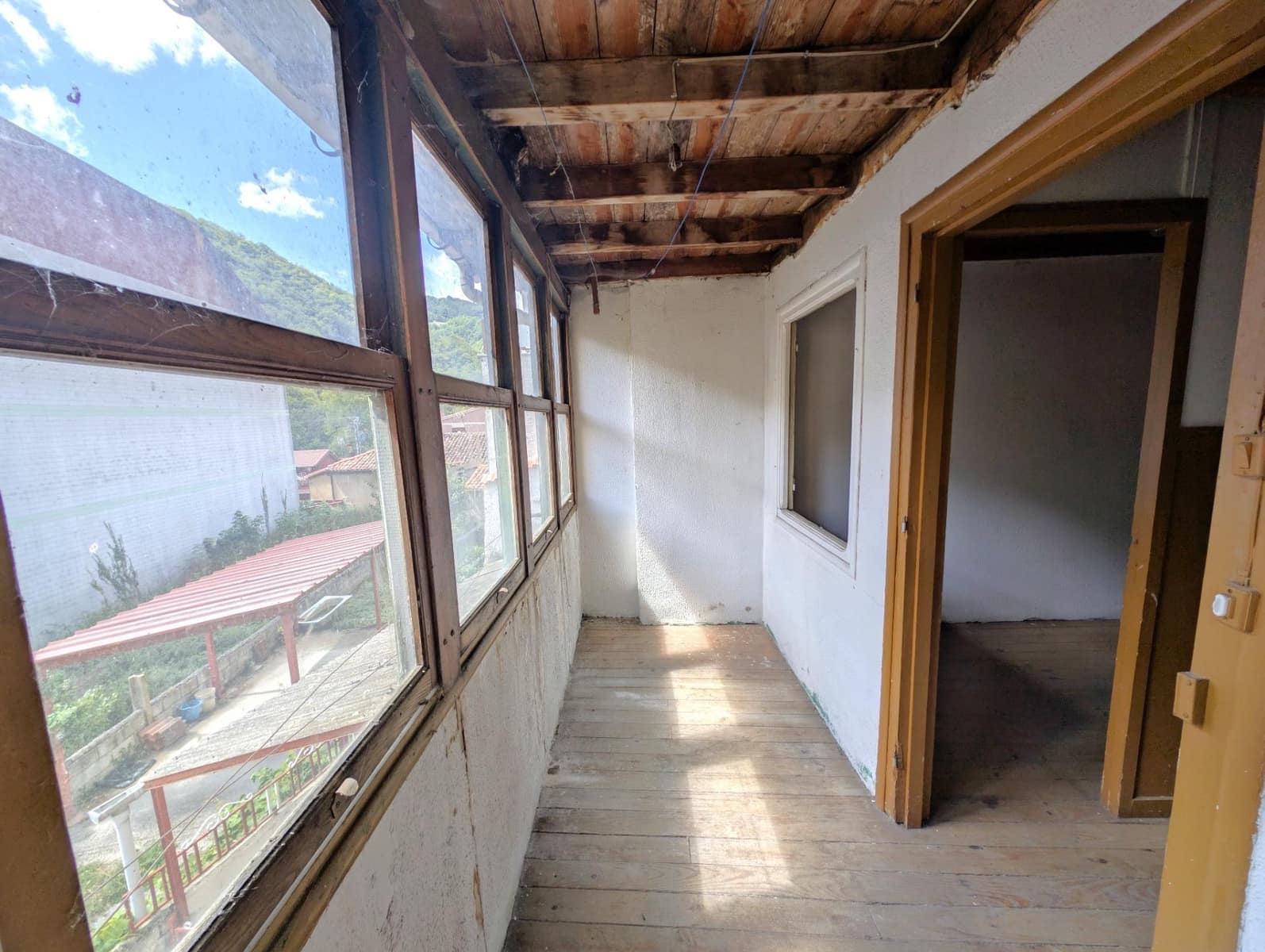 5 slaapkamer Huis te koop in Aller met garage - € 77.600 (Ref: 10041282)