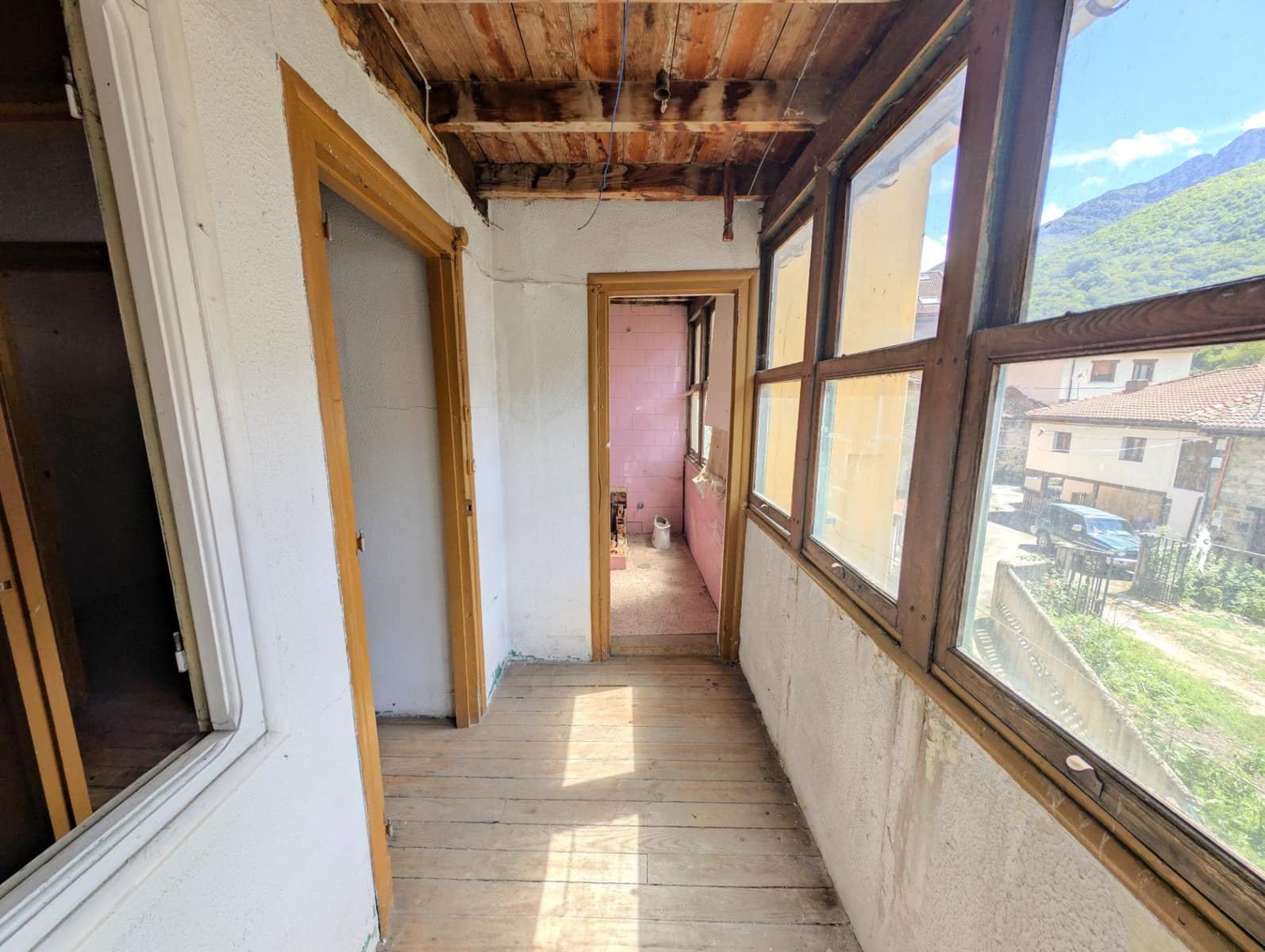 5 slaapkamer Huis te koop in Aller met garage - € 77.600 (Ref: 10041282)