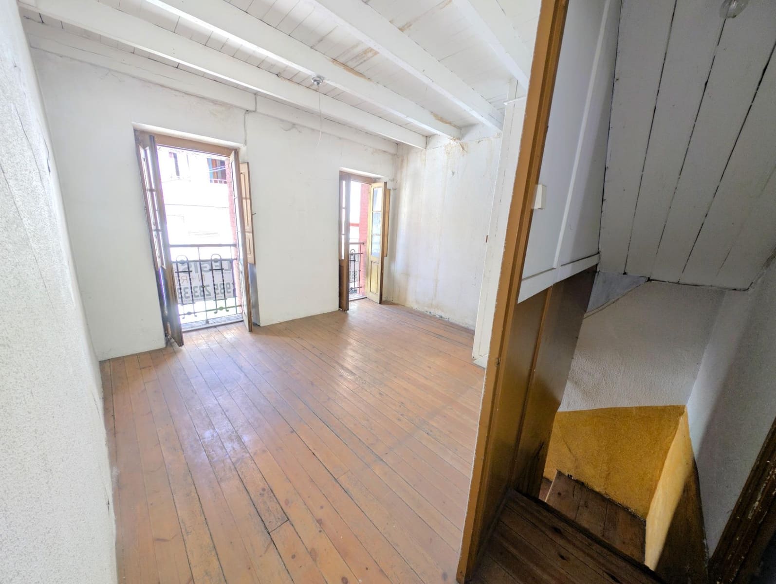 5 slaapkamer Huis te koop in Aller met garage - € 77.600 (Ref: 10041282)