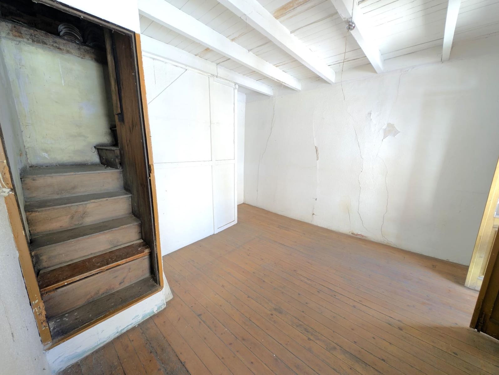 5 slaapkamer Huis te koop in Aller met garage - € 77.600 (Ref: 10041282)