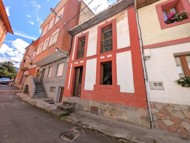 5 slaapkamer Huis te koop in Aller met garage - € 77.600 (Ref: 10041282)