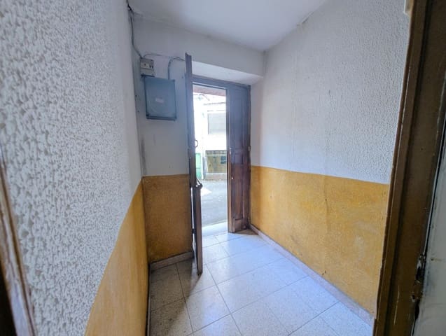 5 slaapkamer Huis te koop in Aller met garage - € 77.600 (Ref: 10041282)