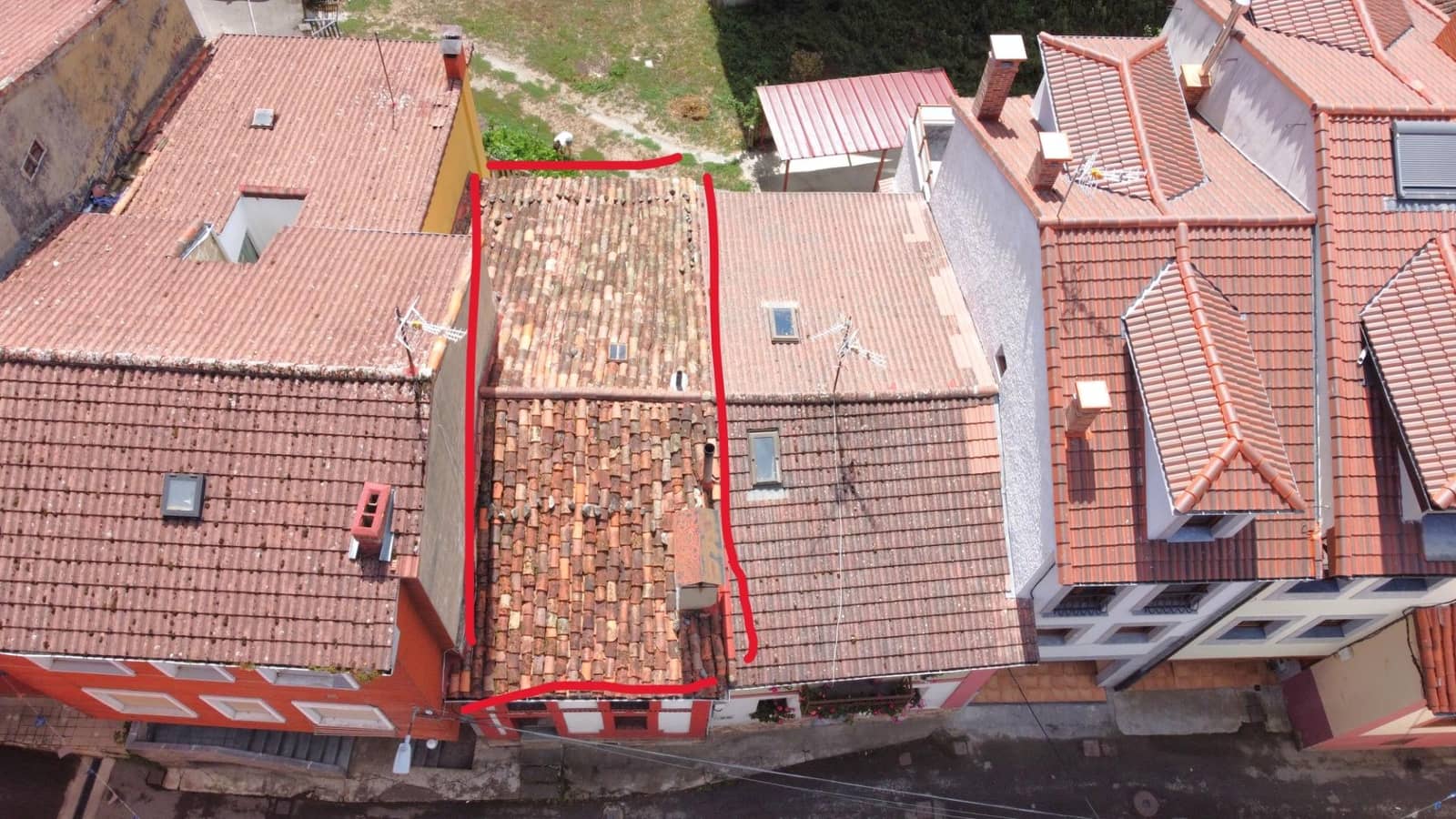 5 slaapkamer Huis te koop in Aller met garage - € 77.600 (Ref: 10041282)