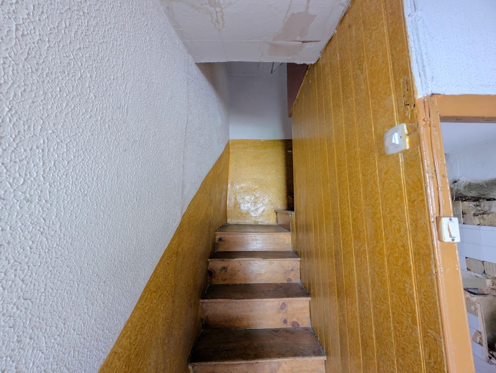 5 slaapkamer Huis te koop in Aller met garage - € 77.600 (Ref: 10041282)