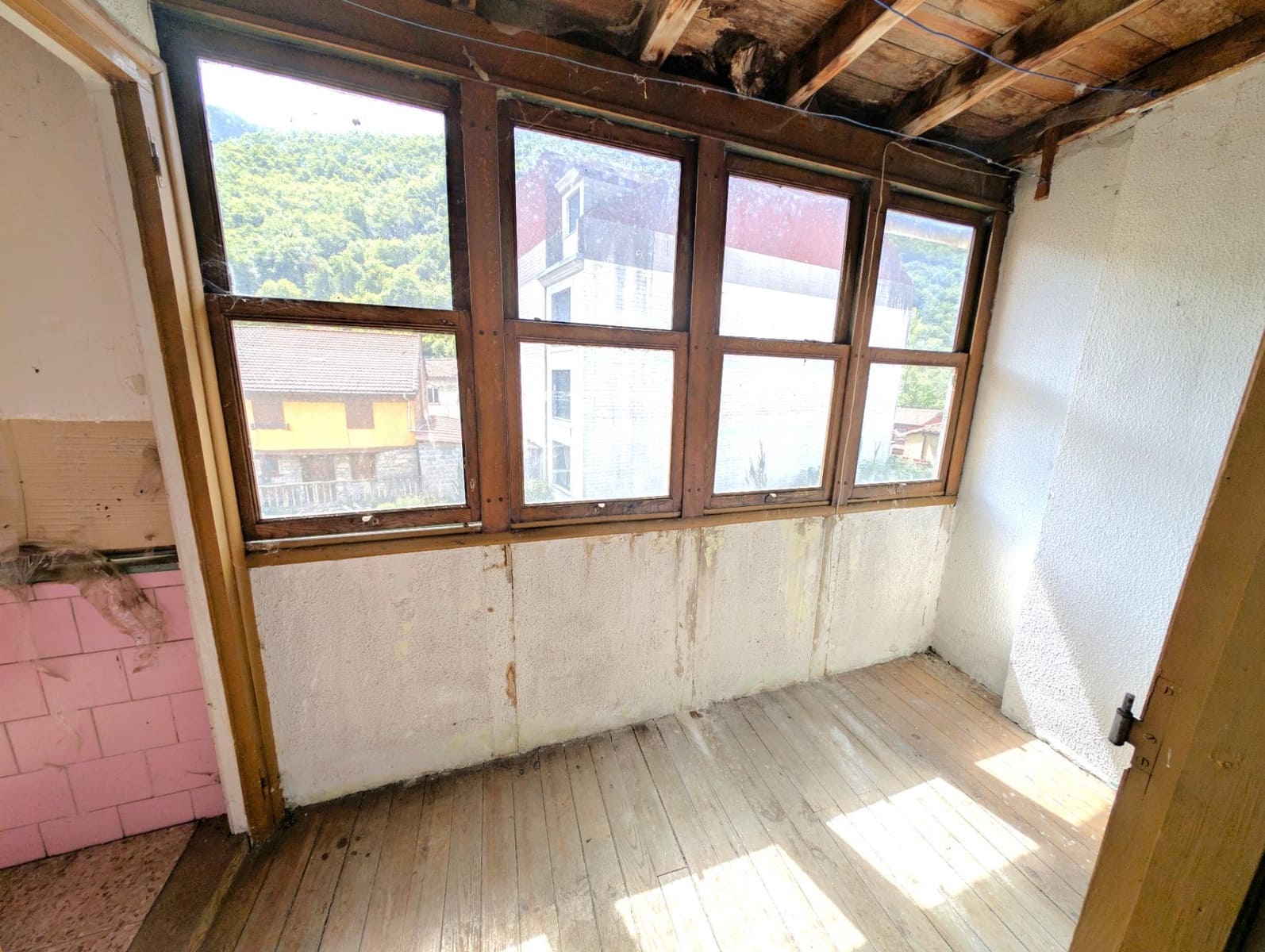 5 slaapkamer Huis te koop in Aller met garage - € 77.600 (Ref: 10041282)