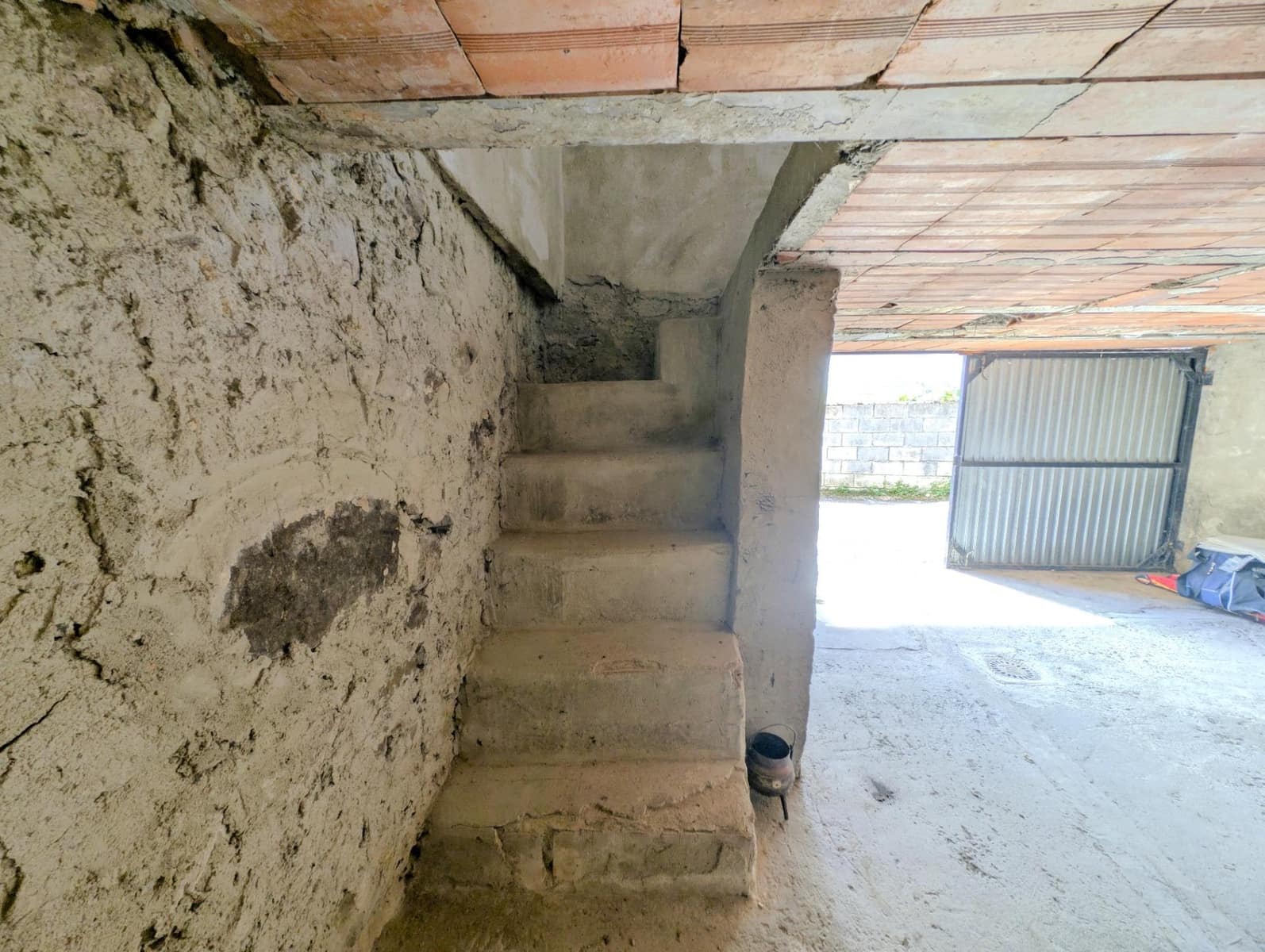 5 slaapkamer Huis te koop in Aller met garage - € 77.600 (Ref: 10041282)