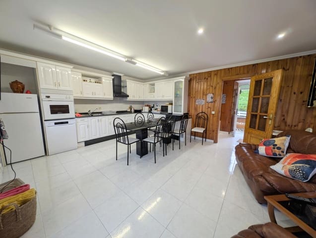 3 bedroom Villa for sale in Tineo with pool garage - € 180,000 (Ref: 9806831)