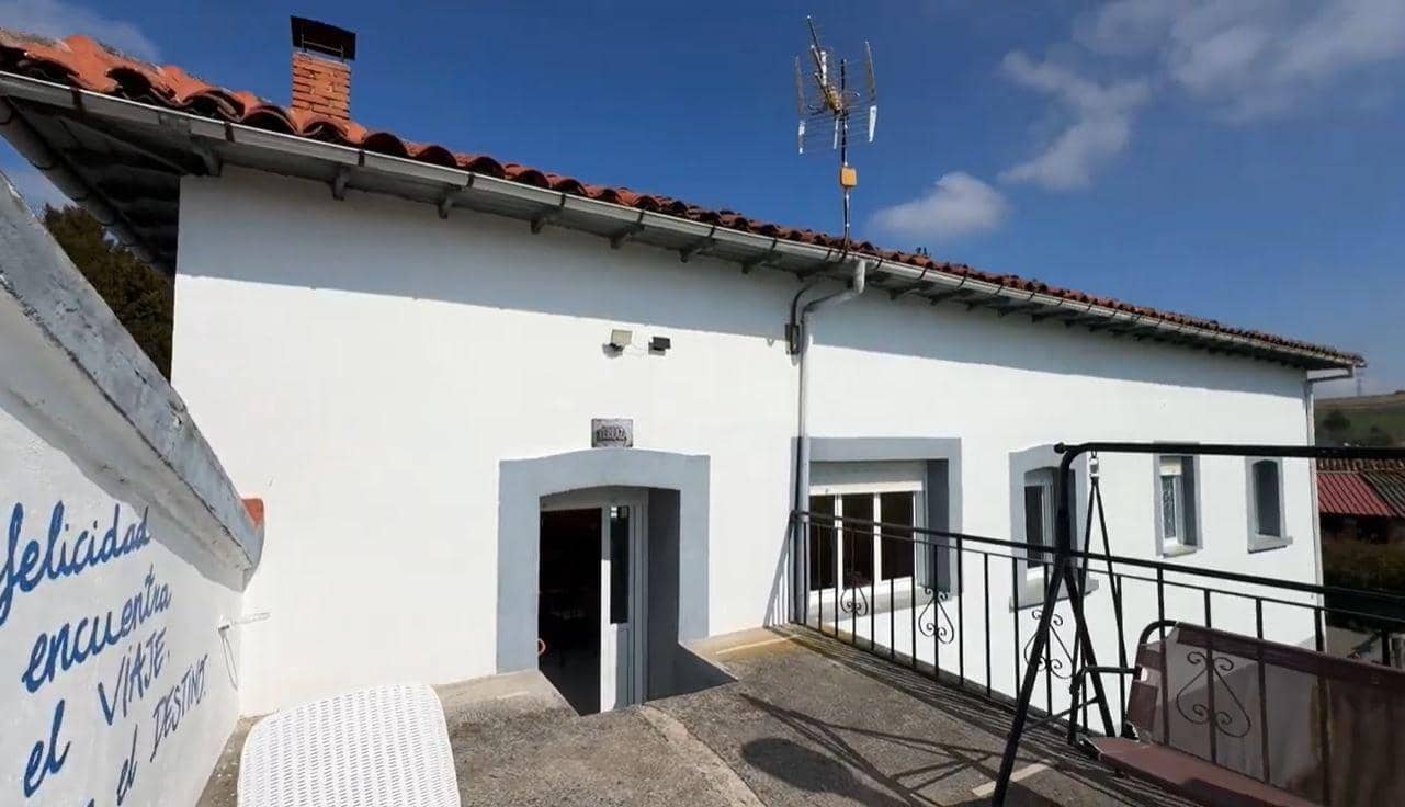 3 soverom Villa til salgs i Tineo med svømmebasseng garasje - € 180 000 (Ref: 9806831)