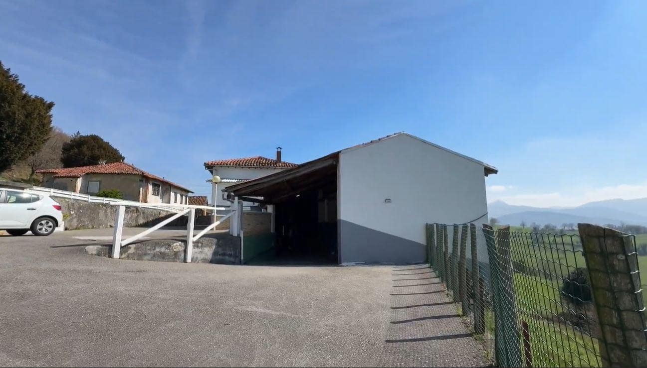 3 soverom Villa til salgs i Tineo med svømmebasseng garasje - € 180 000 (Ref: 9806831)