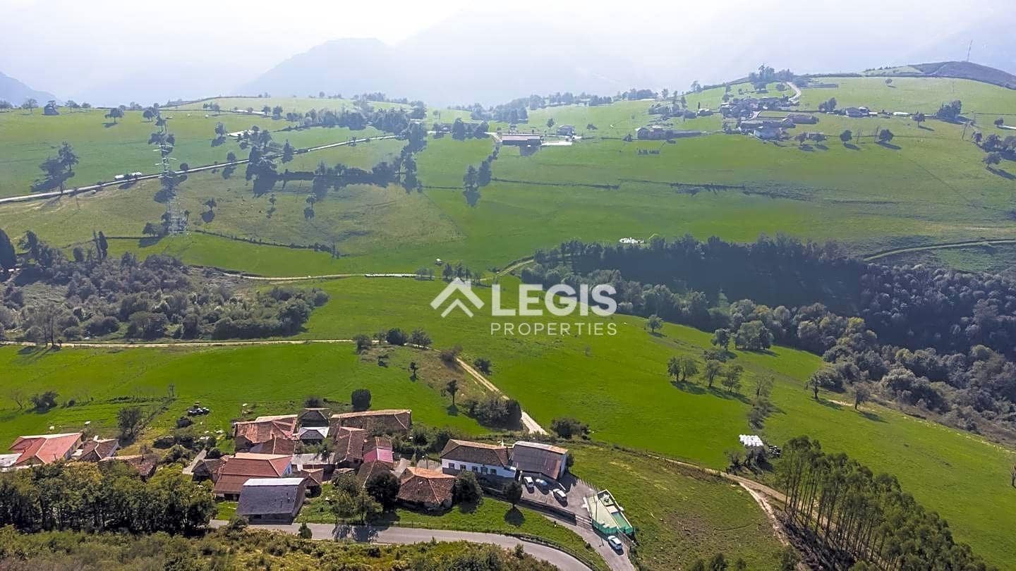 3 soverom Villa til salgs i Tineo med svømmebasseng garasje - € 180 000 (Ref: 9806831)