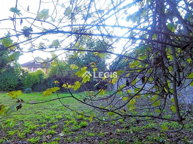 8 sovrum Villa till salu i Lena med garage - 630 000 € (Ref: 9806832)