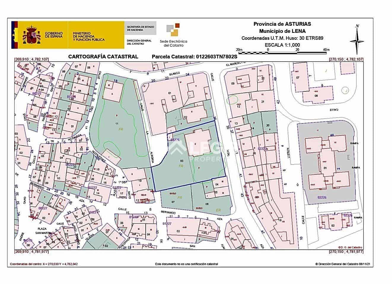 Chalet de 8 habitaciones en Lena en venta con garaje - 630.000 € (Ref: 9806832)