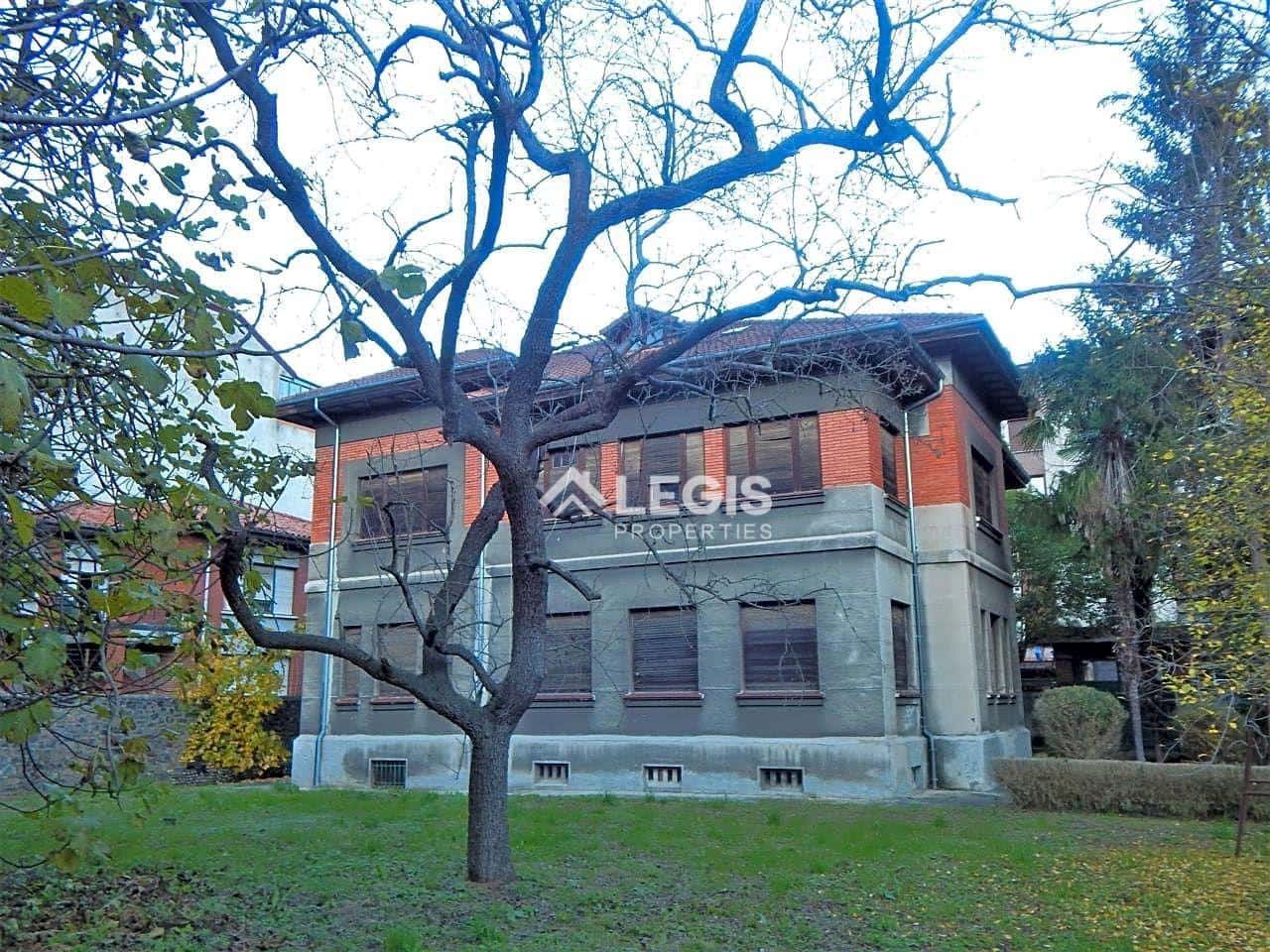 Chalet de 8 habitaciones en Lena en venta con garaje - 630.000 € (Ref: 9806832)