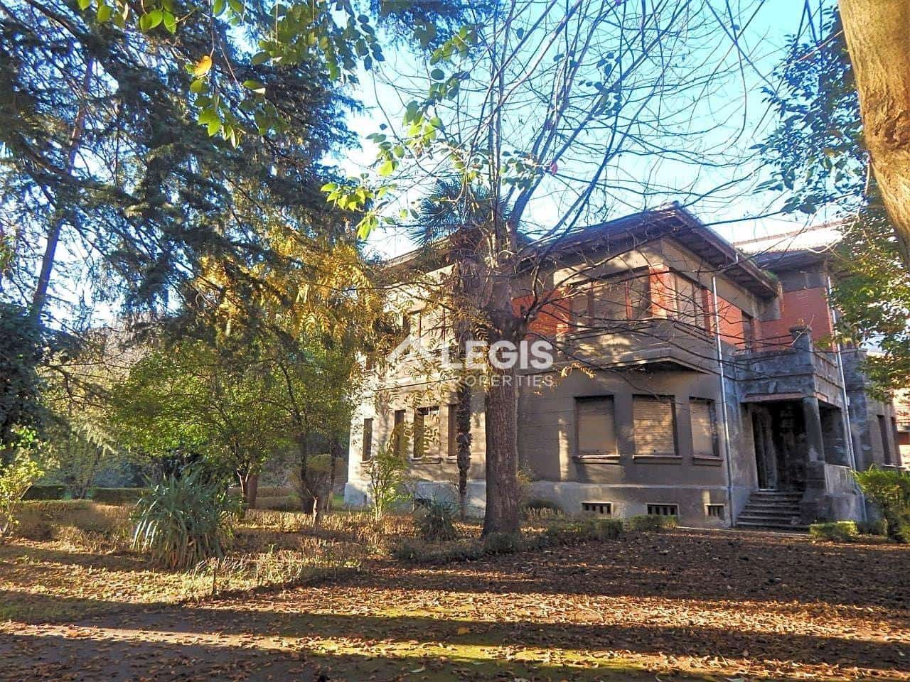 Chalet de 8 habitaciones en Lena en venta con garaje - 630.000 € (Ref: 9806832)