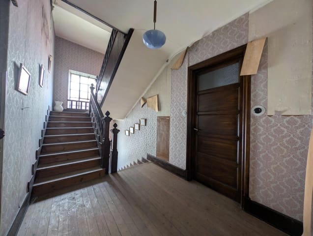 8 Zimmer Villa zu verkaufen in Lena mit Garage - 630.000 € (Ref: 9806832)