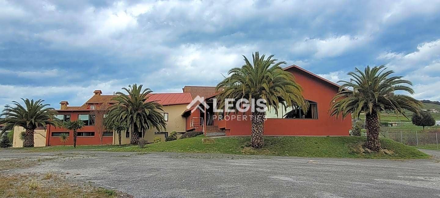 Hotelli myytävänä paikassa Llanera mukana 
autotalli - 650 000 € (Ref: 9806833)