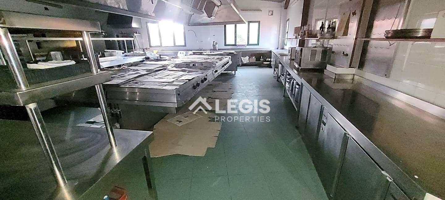 Hotelli myytävänä paikassa Llanera mukana 
autotalli - 650 000 € (Ref: 9806833)