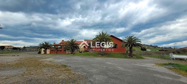 Hotelli myytävänä paikassa Llanera mukana 
autotalli - 650 000 € (Ref: 9806833)