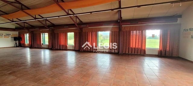 Hotelli myytävänä paikassa Llanera mukana 
autotalli - 650 000 € (Ref: 9806833)