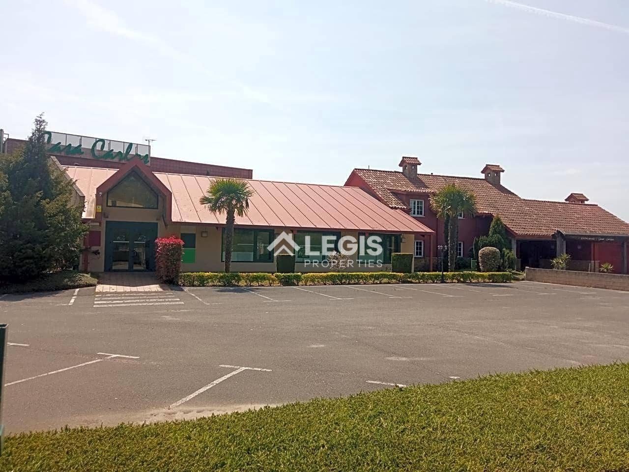 Hotelli myytävänä paikassa Llanera mukana 
autotalli - 650 000 € (Ref: 9806833)