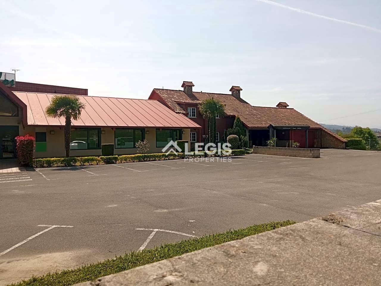 Hotelli myytävänä paikassa Llanera mukana 
autotalli - 650 000 € (Ref: 9806833)