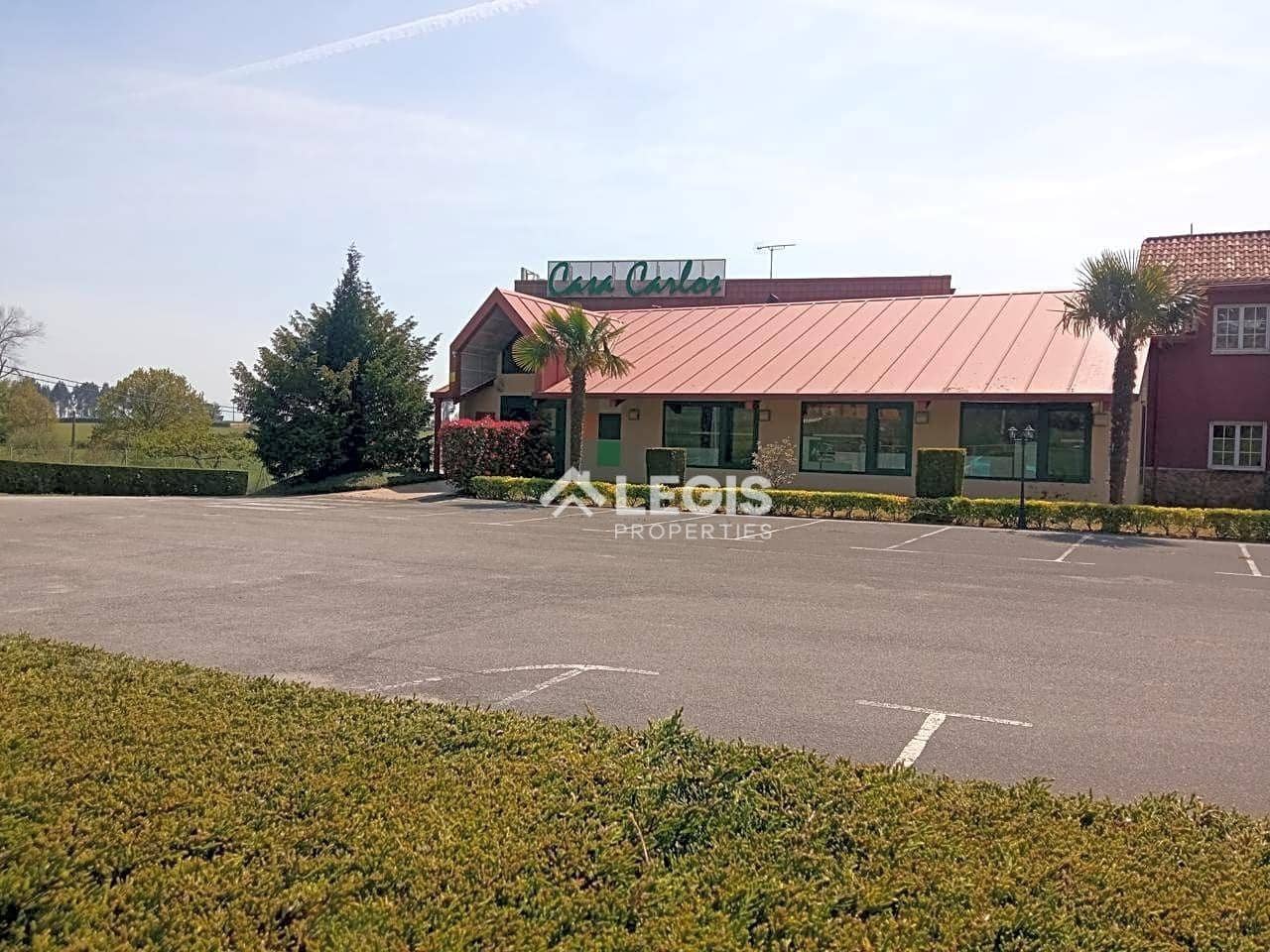 Hotelli myytävänä paikassa Llanera mukana 
autotalli - 650 000 € (Ref: 9806833)