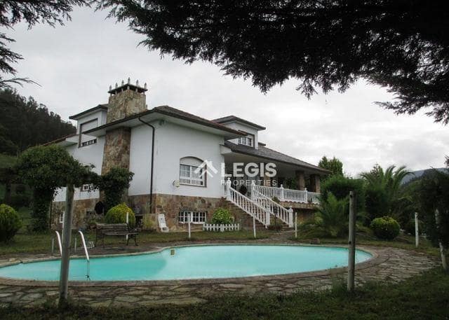 Chalet de 6 habitaciones en Valdés en venta con piscina garaje - 596.000 € (Ref: 9806834)