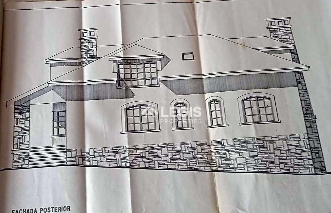 Chalet de 6 habitaciones en Valdés en venta con piscina garaje - 596.000 € (Ref: 9806834)