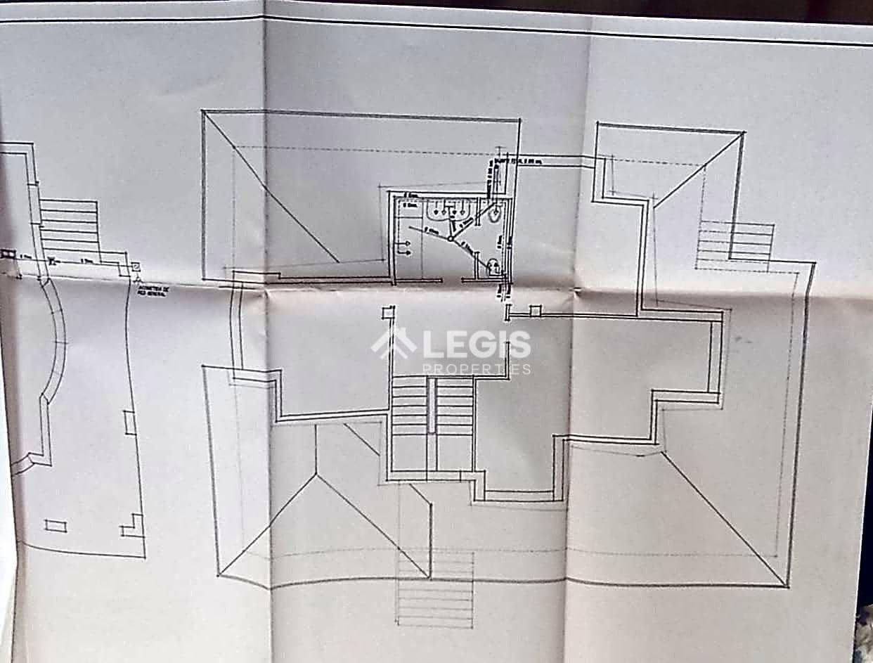 Chalet de 6 habitaciones en Valdés en venta con piscina garaje - 596.000 € (Ref: 9806834)
