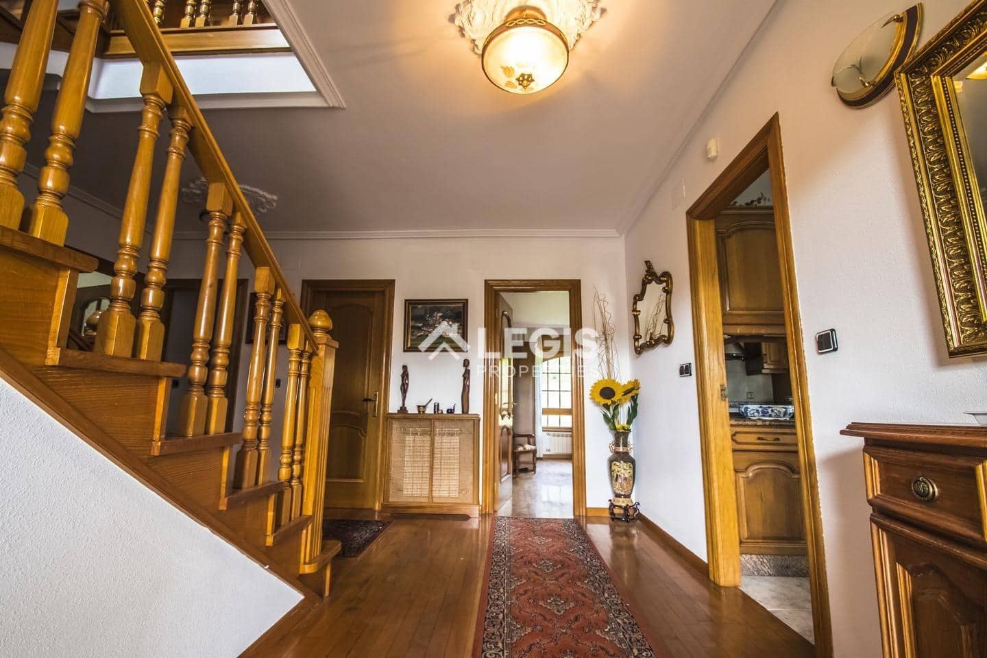 Chalet de 6 habitaciones en Valdés en venta con piscina garaje - 596.000 € (Ref: 9806834)