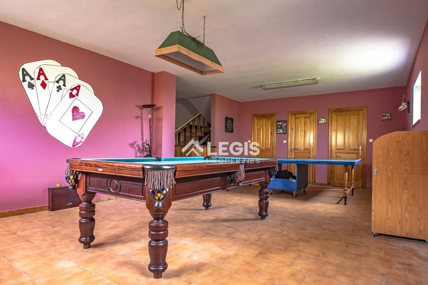 Chalet de 6 habitaciones en Valdés en venta con piscina garaje - 596.000 € (Ref: 9806834)
