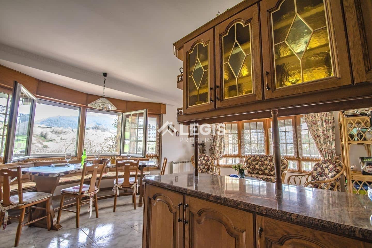 Chalet de 6 habitaciones en Valdés en venta con piscina garaje - 596.000 € (Ref: 9806834)