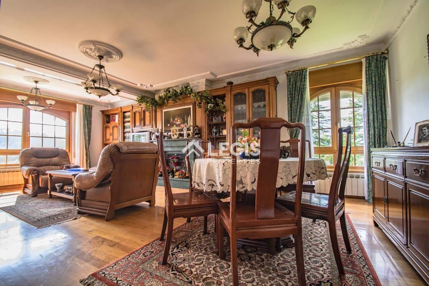 Chalet de 6 habitaciones en Valdés en venta con piscina garaje - 596.000 € (Ref: 9806834)