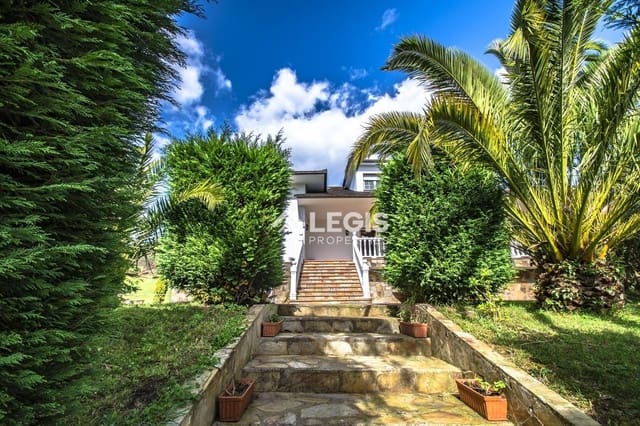 Chalet de 6 habitaciones en Valdés en venta con piscina garaje - 596.000 € (Ref: 9806834)