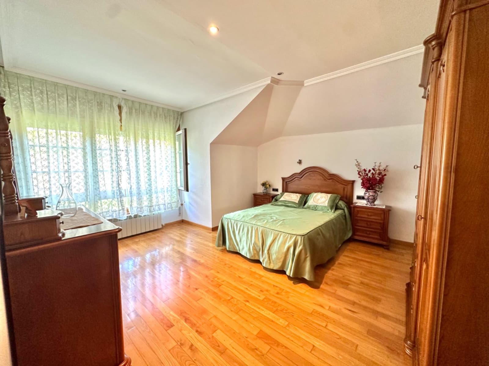 Chalet de 6 habitaciones en Valdés en venta con piscina garaje - 596.000 € (Ref: 9806834)