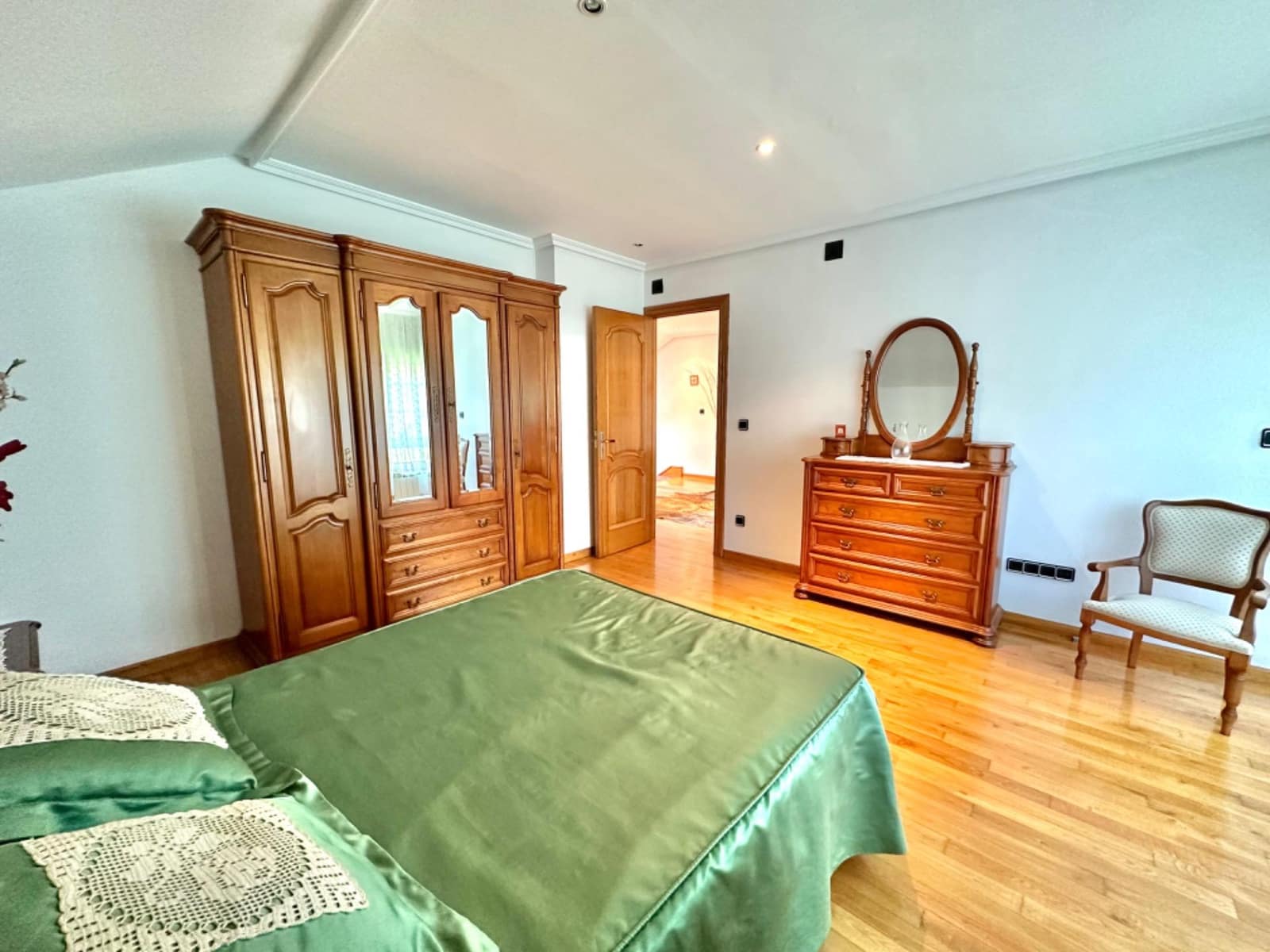 Chalet de 6 habitaciones en Valdés en venta con piscina garaje - 596.000 € (Ref: 9806834)