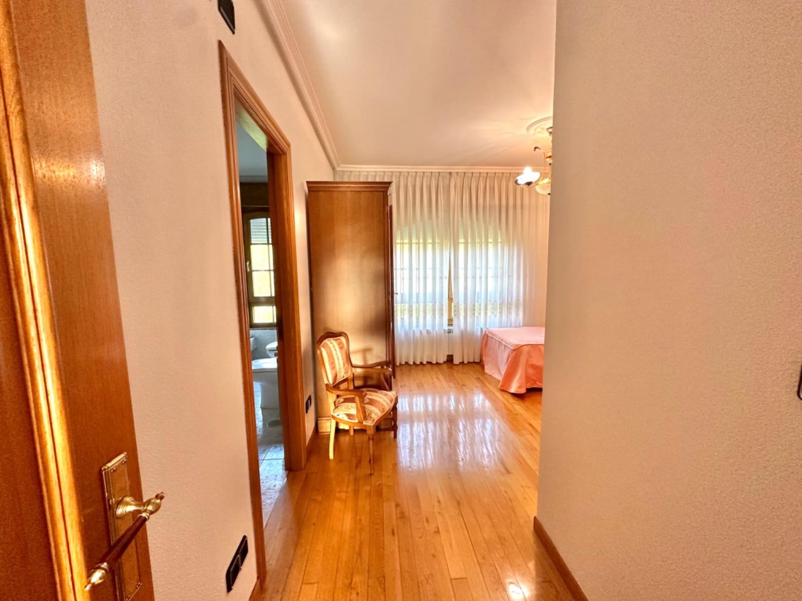 Chalet de 6 habitaciones en Valdés en venta con piscina garaje - 596.000 € (Ref: 9806834)