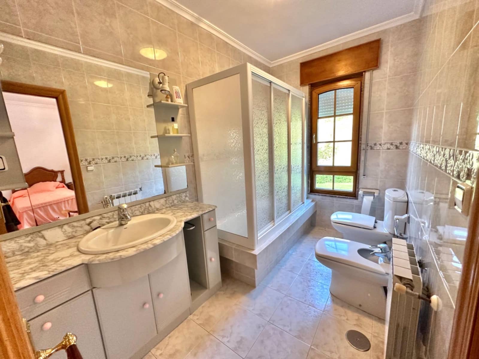 Chalet de 6 habitaciones en Valdés en venta con piscina garaje - 596.000 € (Ref: 9806834)