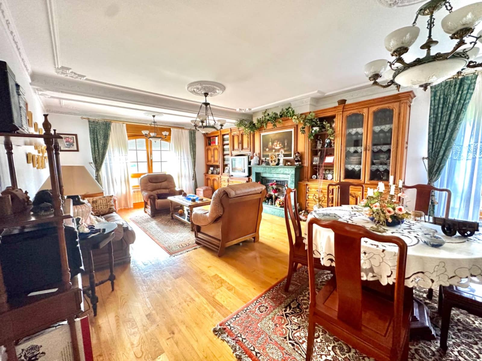 6 soverom Villa til salgs i Valdes med svømmebasseng garasje - € 596 000 (Ref: 9806834)