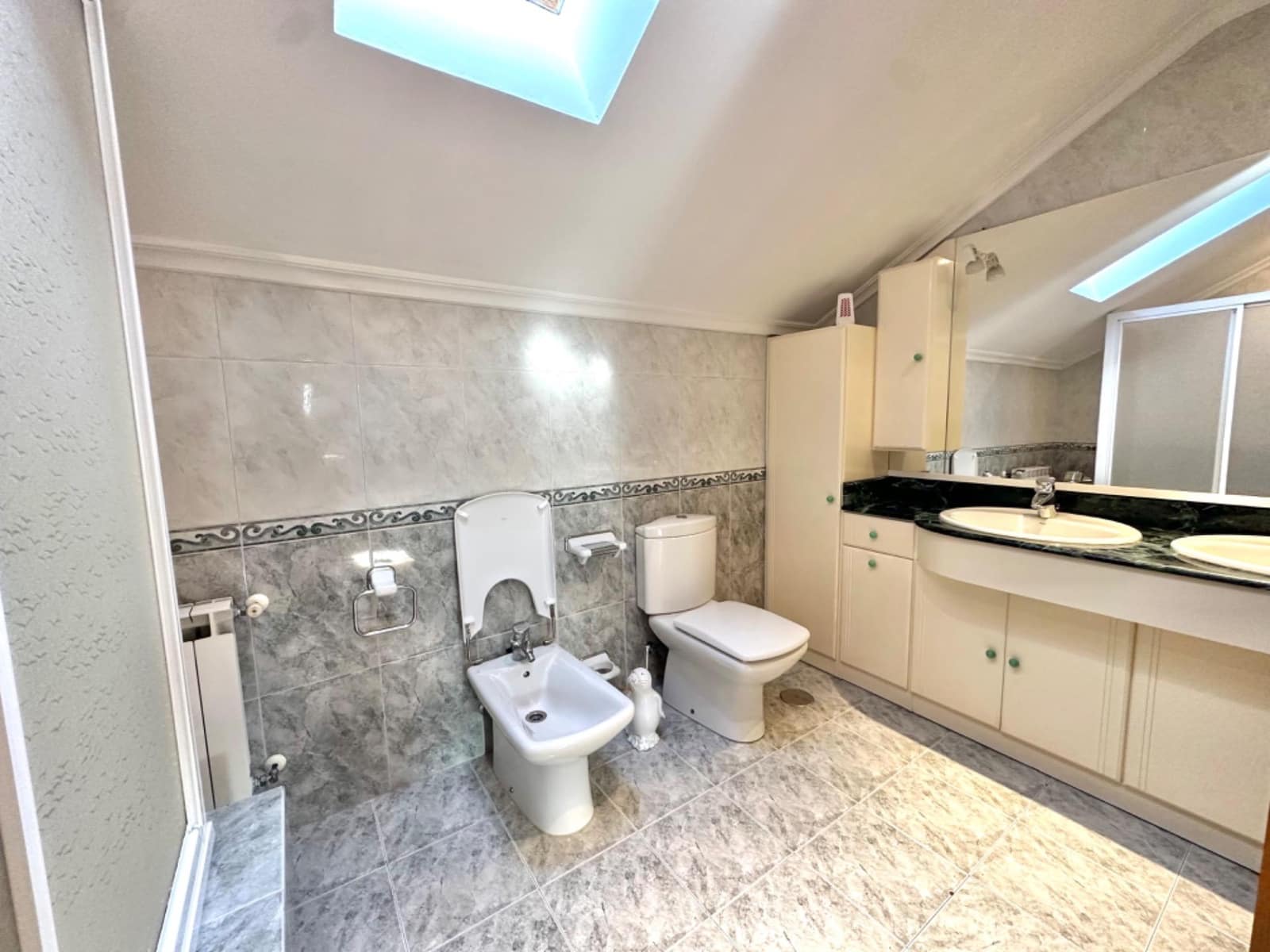 6 soverom Villa til salgs i Valdes med svømmebasseng garasje - € 596 000 (Ref: 9806834)