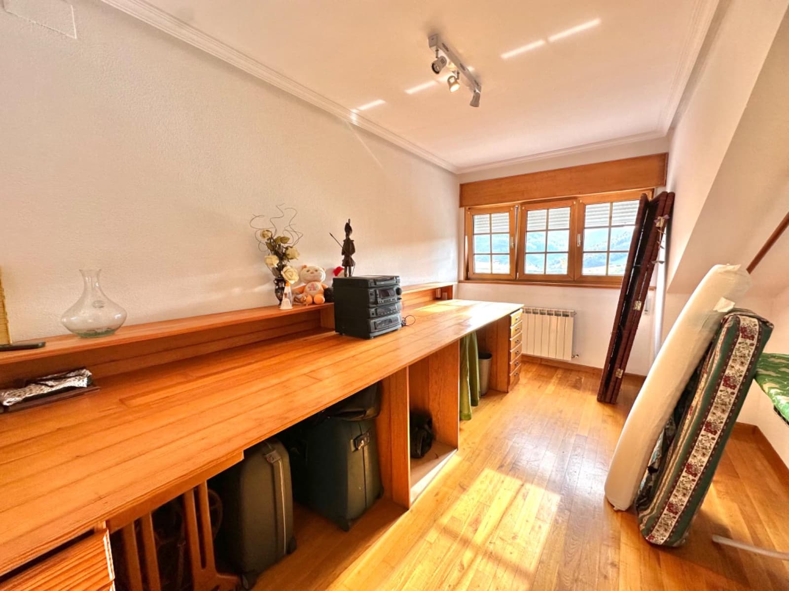 6 soverom Villa til salgs i Valdes med svømmebasseng garasje - € 596 000 (Ref: 9806834)