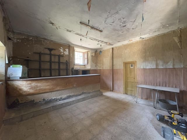 12 sovrum Villa till salu i Aller - 220 000 € (Ref: 9806835)